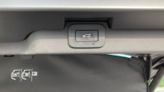 Land Rover Discovery 3.0 D300 Dynamic SE 5dr Auto Diesel Station Wagon